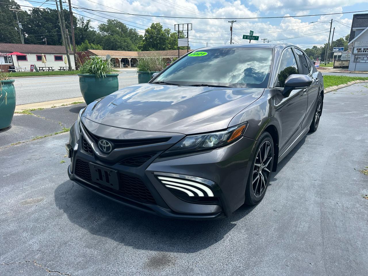 Toyota Camry  2021
