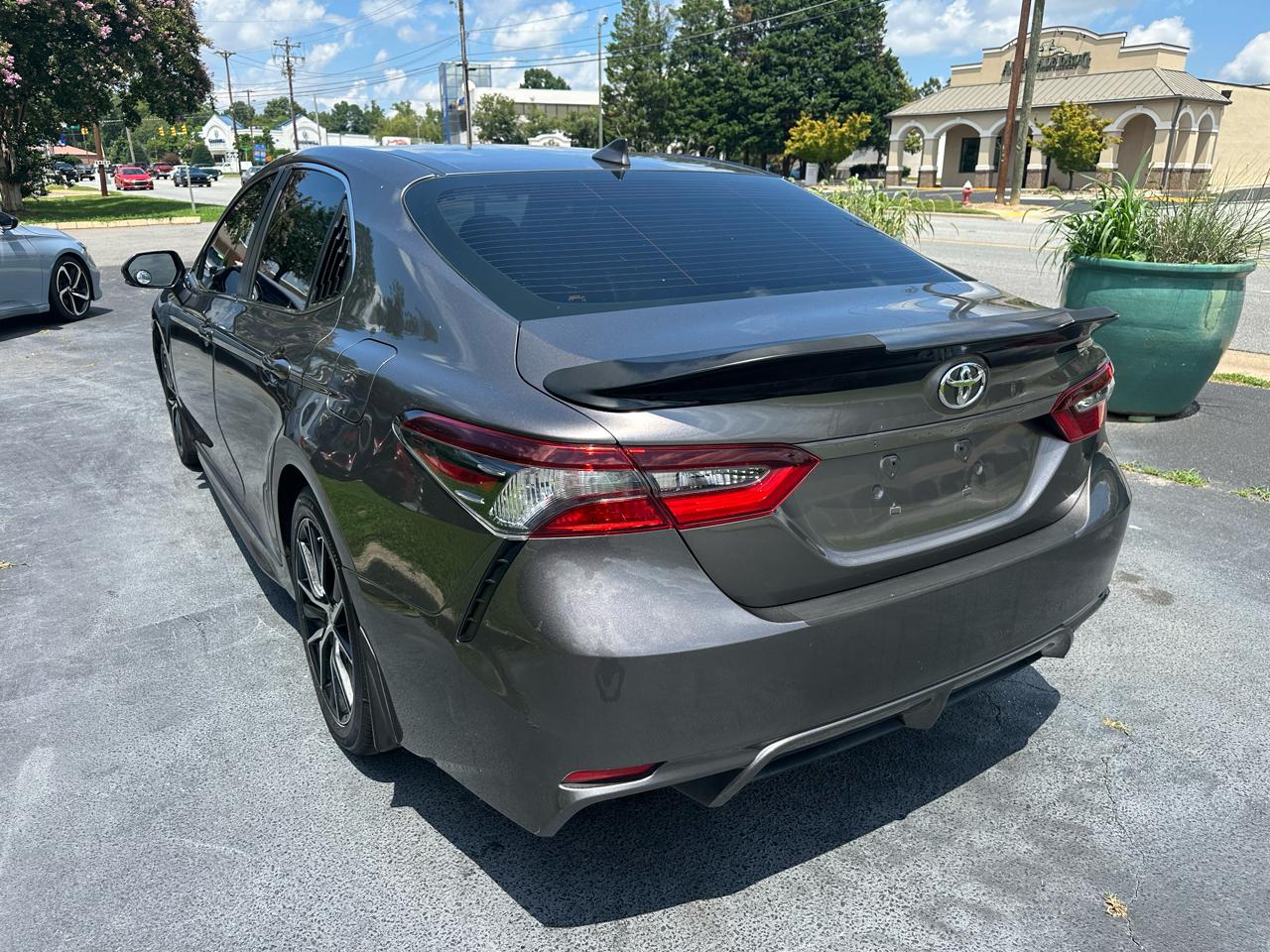 Toyota Camry  2021