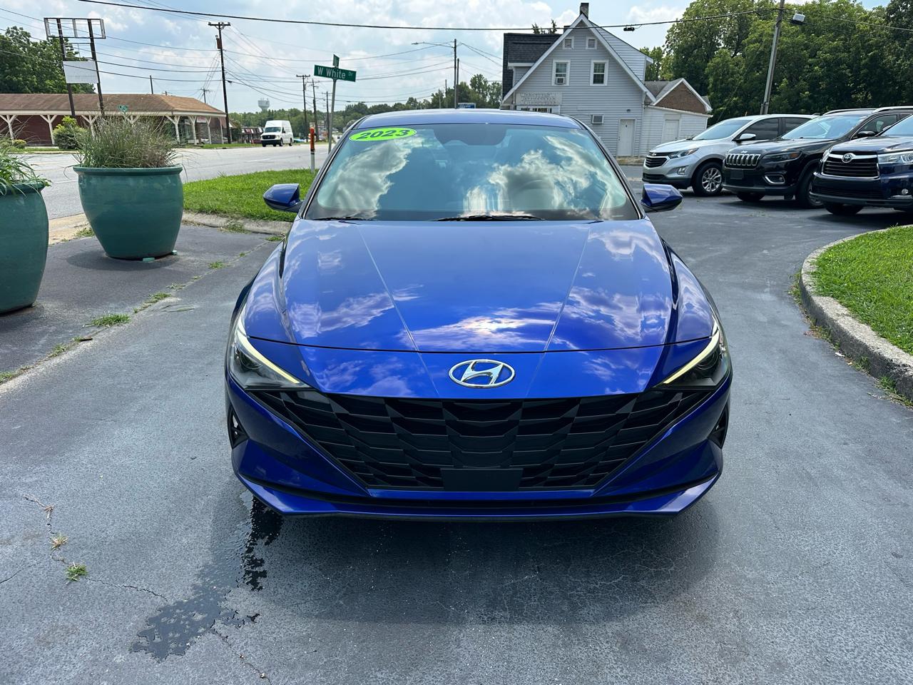 Hyundai Elantra  2023