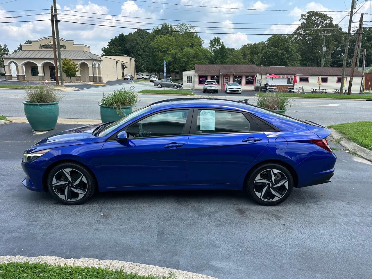 Hyundai Elantra  2023
