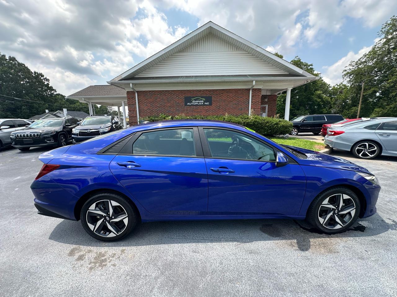 Hyundai Elantra  2023