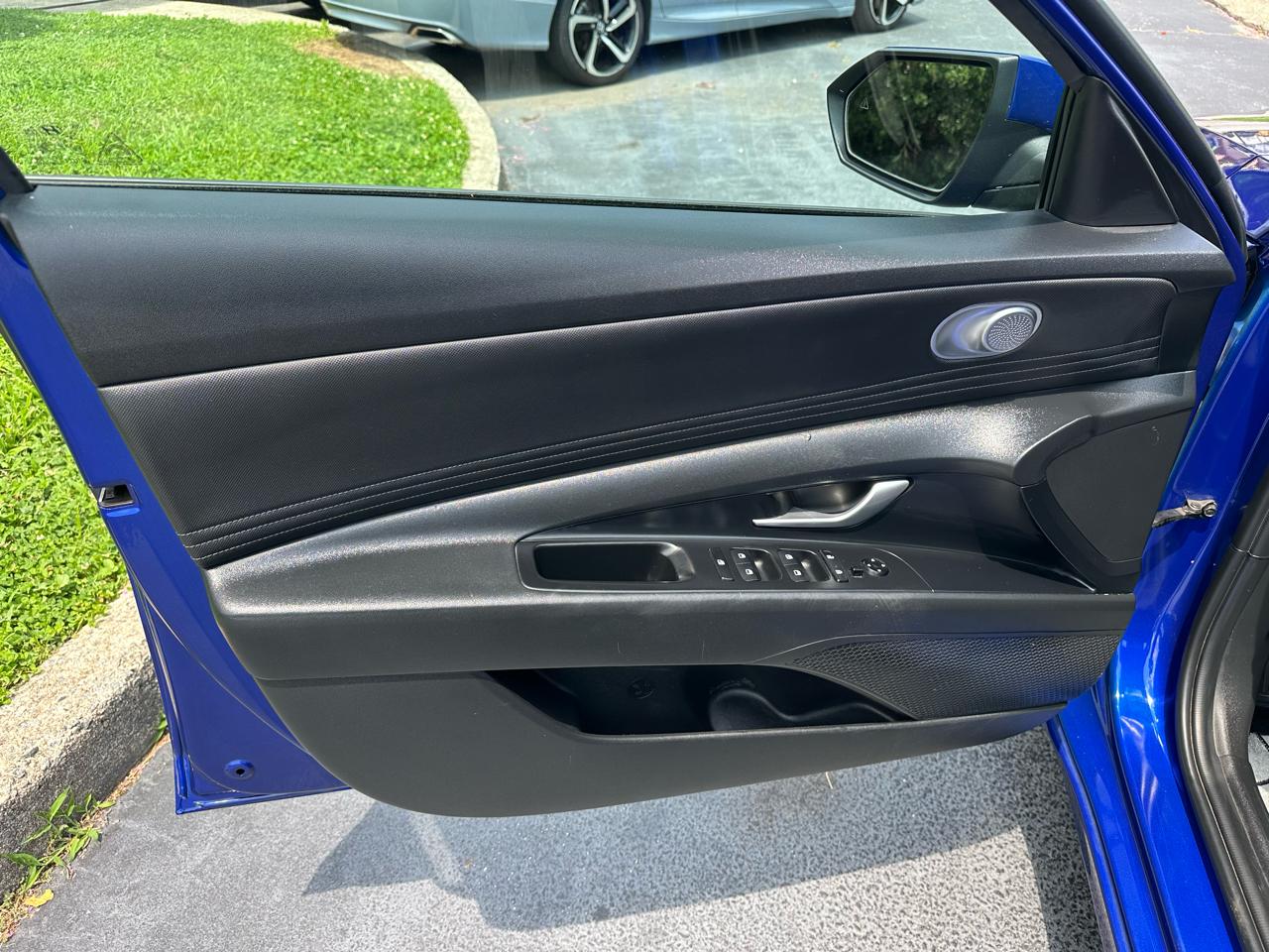 Hyundai Elantra  2023