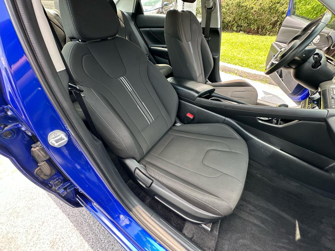 Hyundai Elantra  2023