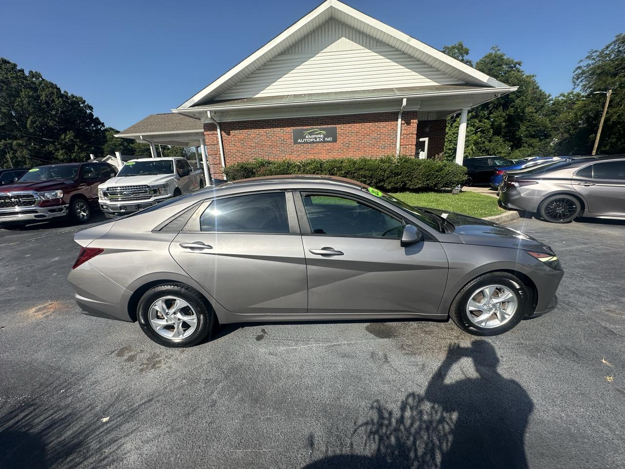 Hyundai Elantra  2021