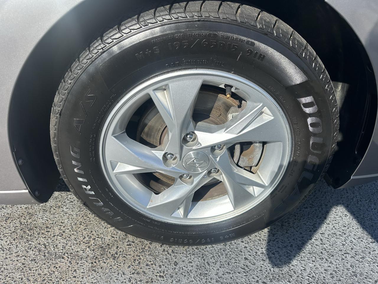 Hyundai Elantra  2021