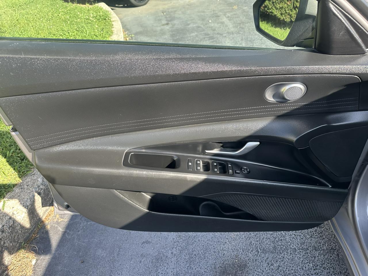 Hyundai Elantra  2021