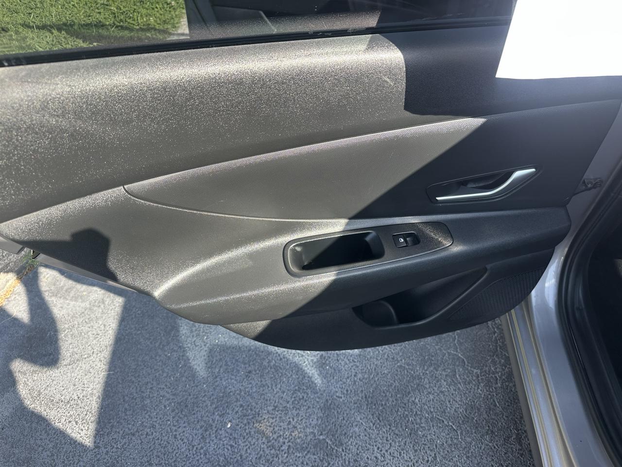 Hyundai Elantra  2021