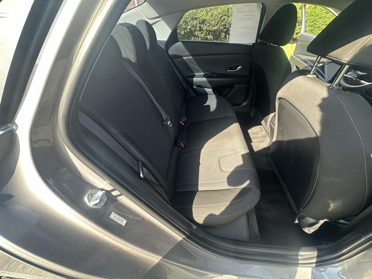Hyundai Elantra  2021