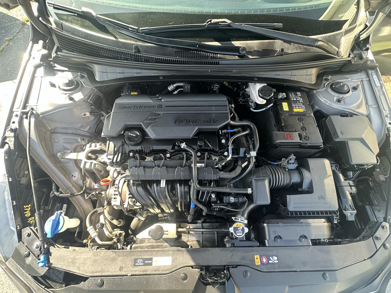 Hyundai Elantra  2021