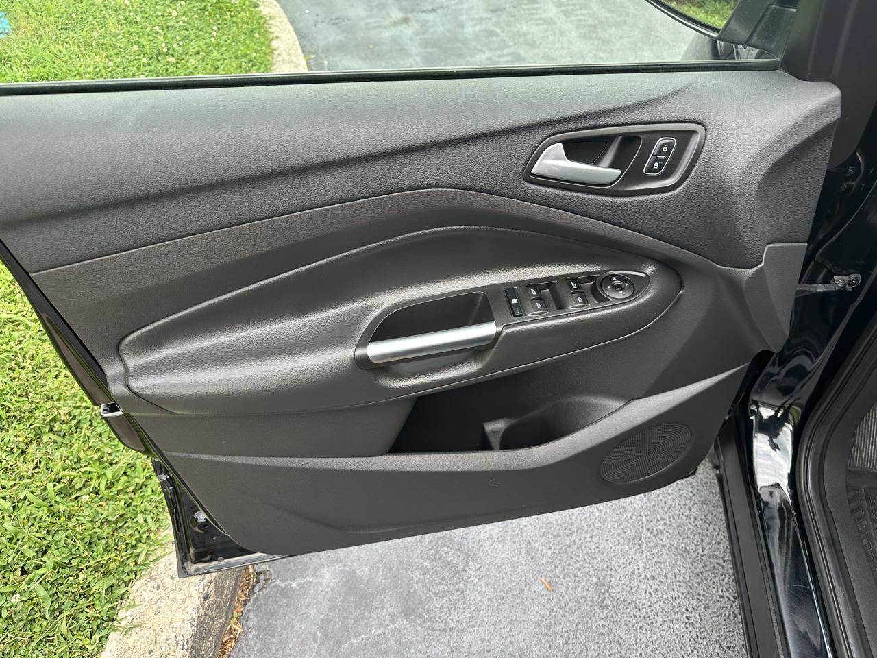 Ford Escape  2017