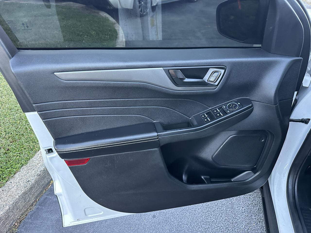 Ford Escape  2023