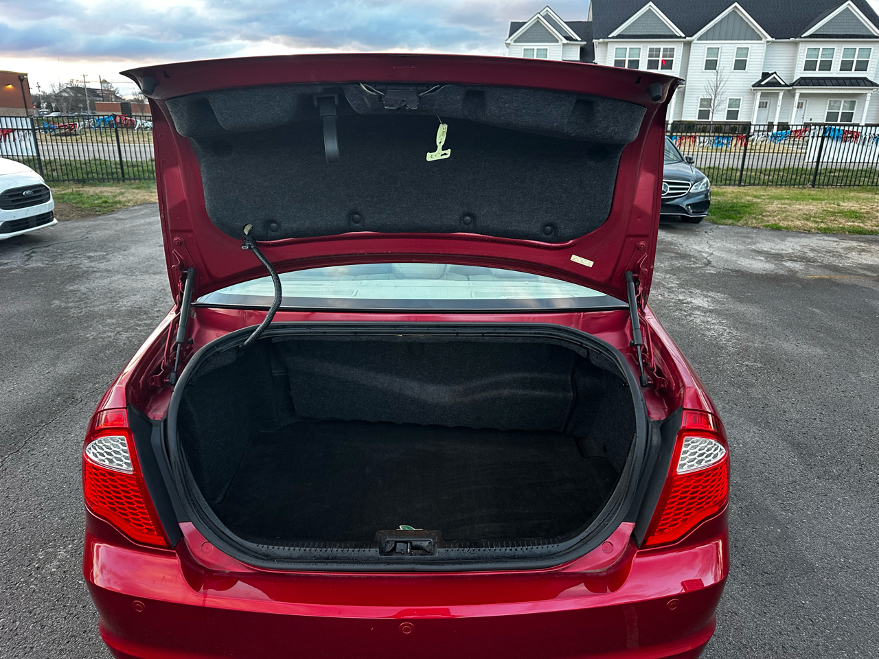 Ford Fusion Hybrid Sedan 2012