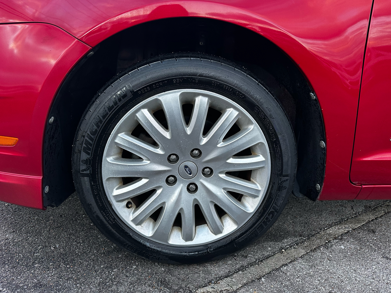 Ford Fusion Hybrid Sedan 2012