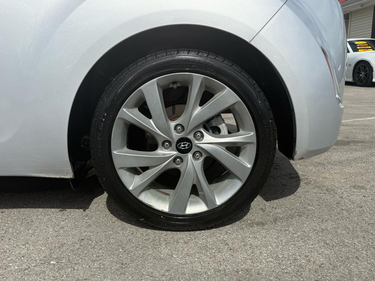 Hyundai Veloster Base 6MT 2017