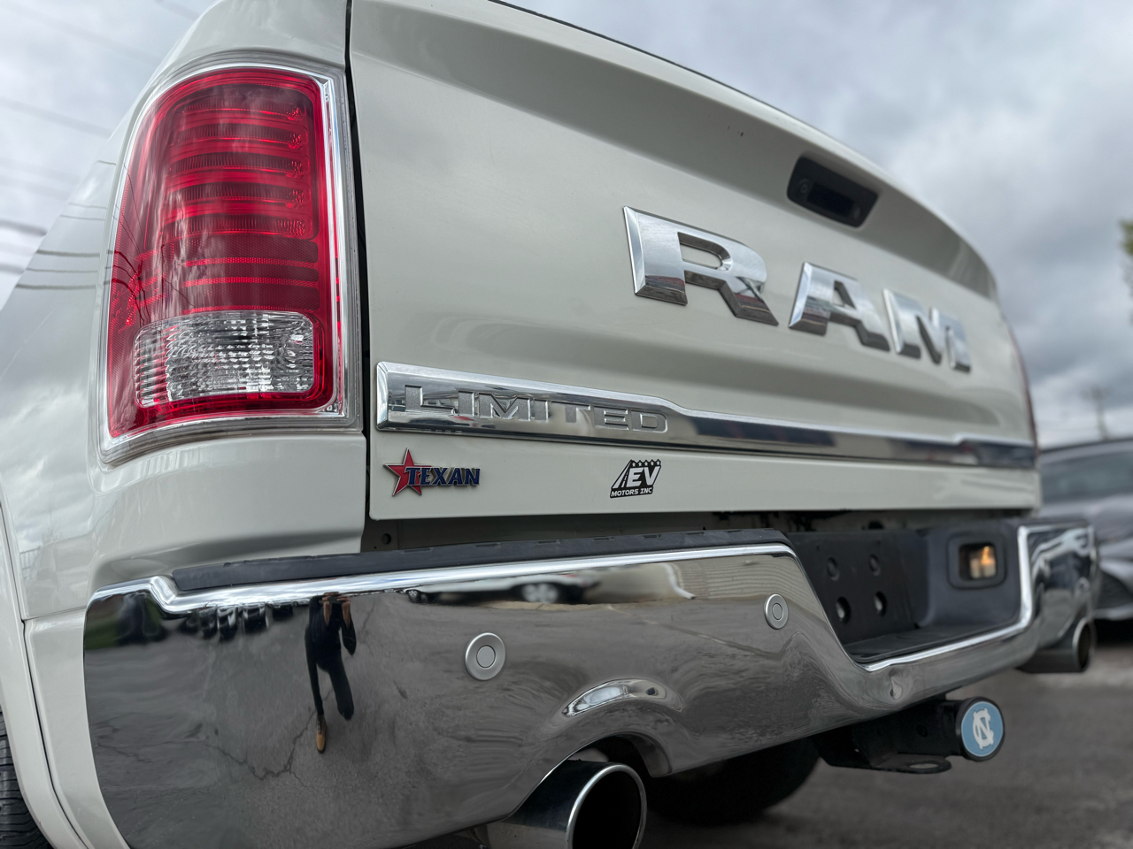 RAM 1500 Longhorn Crew Cab SWB 2WD 2016 RAM 1500 Longhorn Crew Cab SWB 2WD 2016