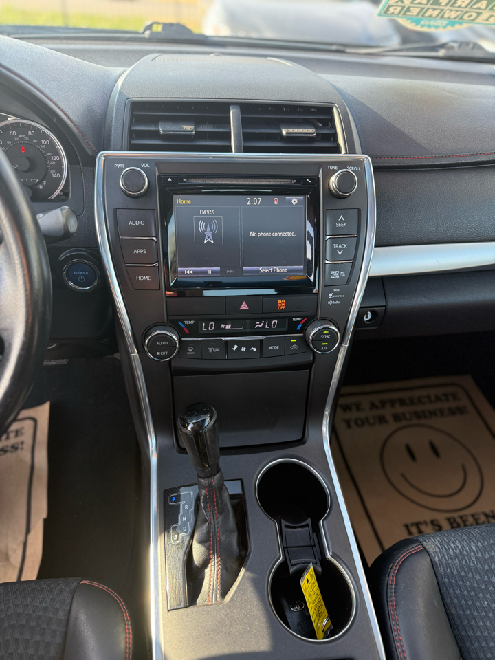 Toyota Camry Hybrid XLE 2015