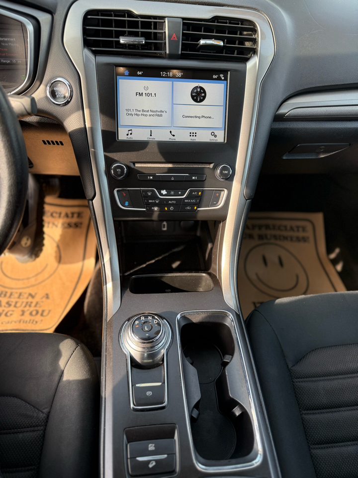 Ford Fusion Hybrid SE 2018