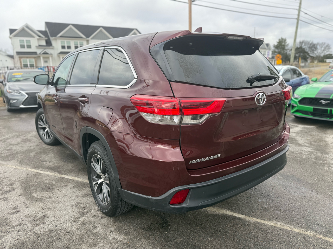 Toyota Highlander LE Plus FWD V6 2019