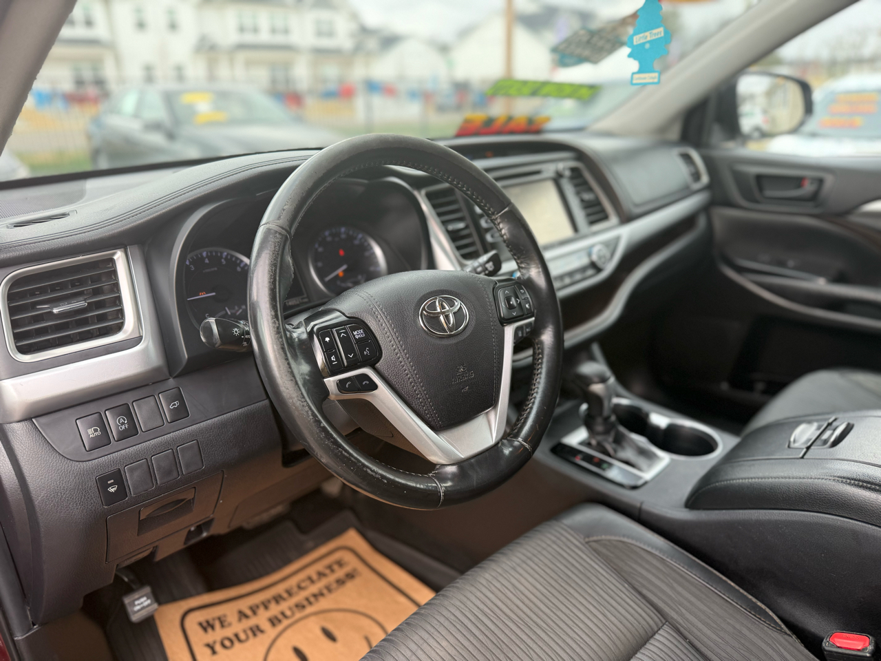 Toyota Highlander LE Plus FWD V6 2019