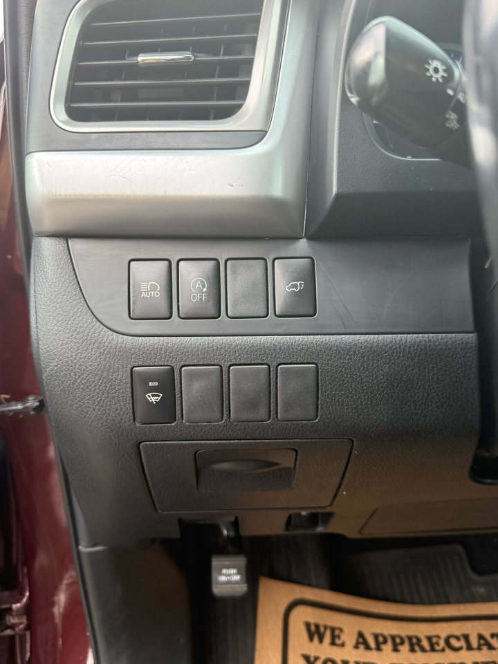 Toyota Highlander LE Plus FWD V6 2019