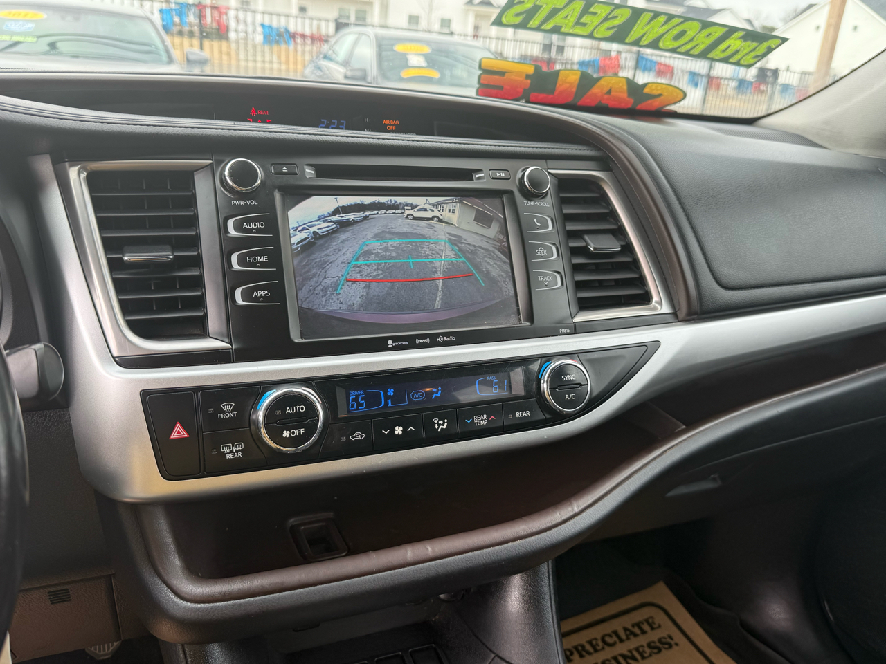 Toyota Highlander LE Plus FWD V6 2019
