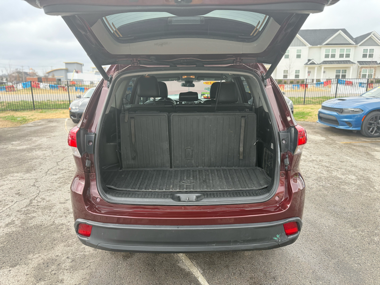 Toyota Highlander LE Plus FWD V6 2019