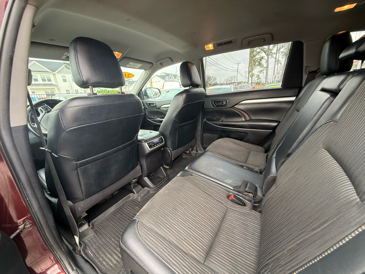 Toyota Highlander LE Plus FWD V6 2019