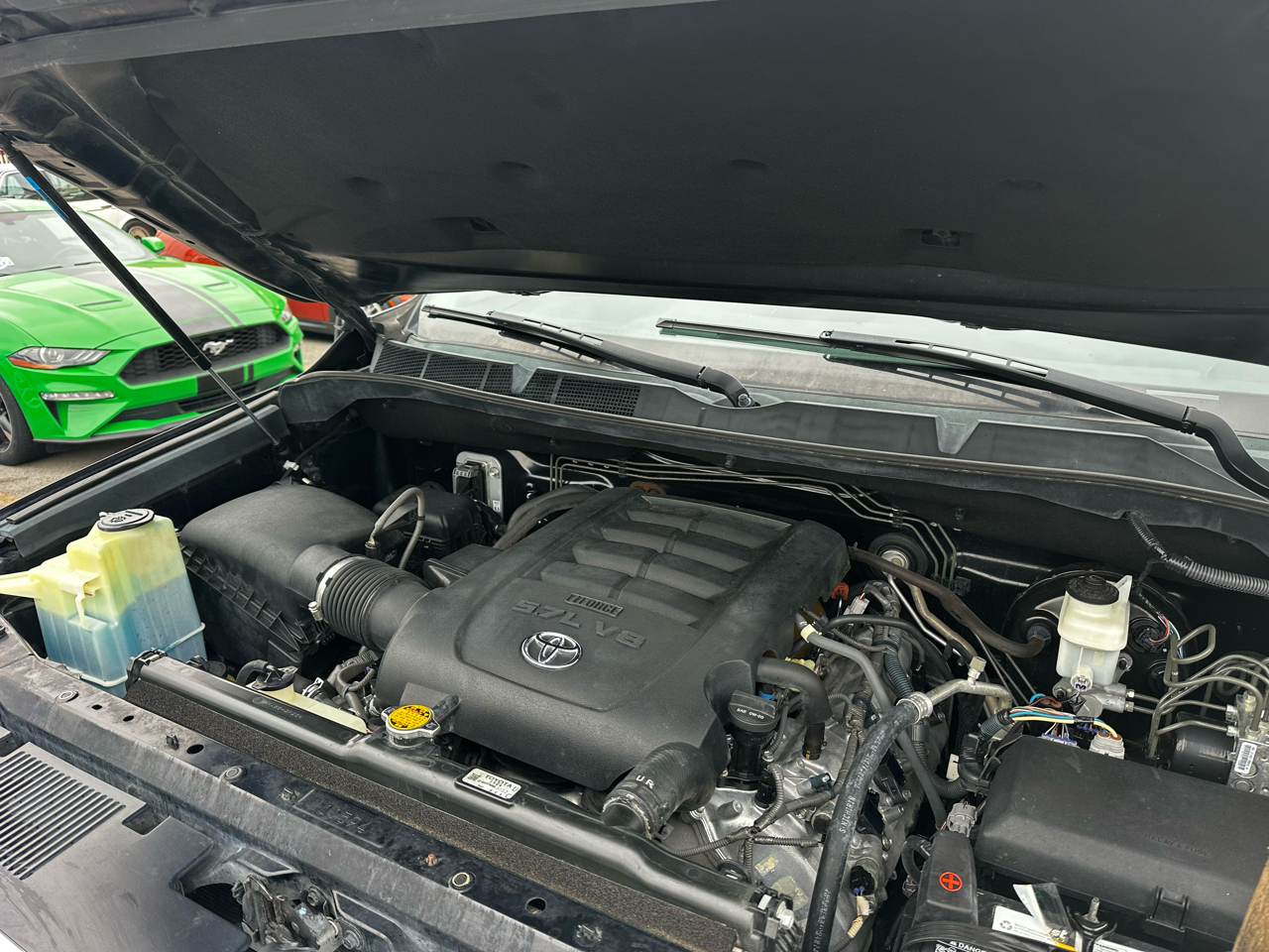 Toyota Tundra Limited 5.7L FFV CrewMax 4WD 2014