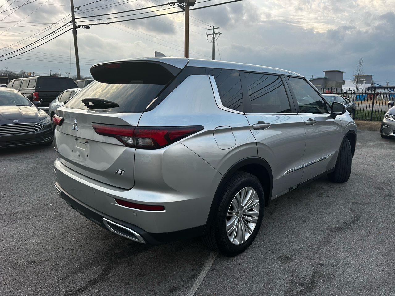 Mitsubishi Outlander ES 2WD 2022