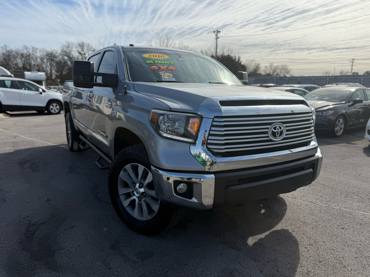 Toyota Tundra Limited 5.7L FFV CrewMax 4WD 2016