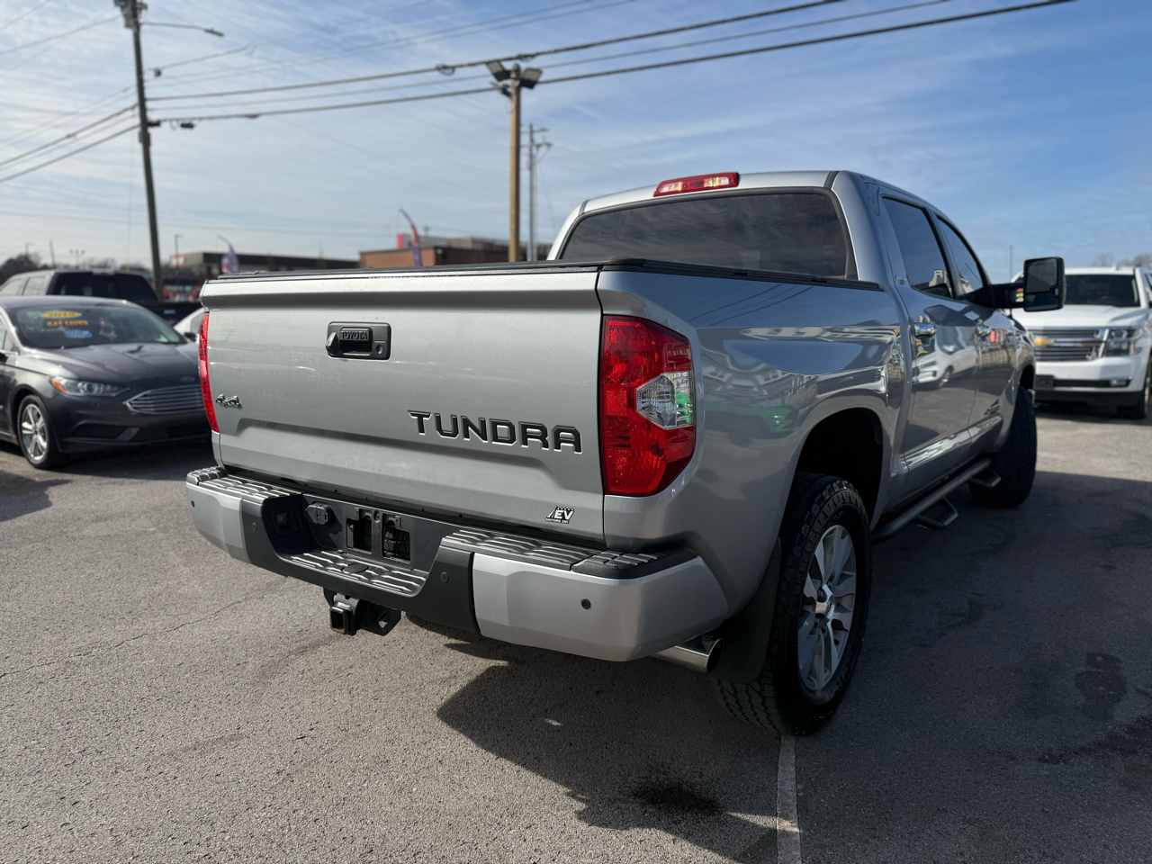 Toyota Tundra Limited 5.7L FFV CrewMax 4WD 2016