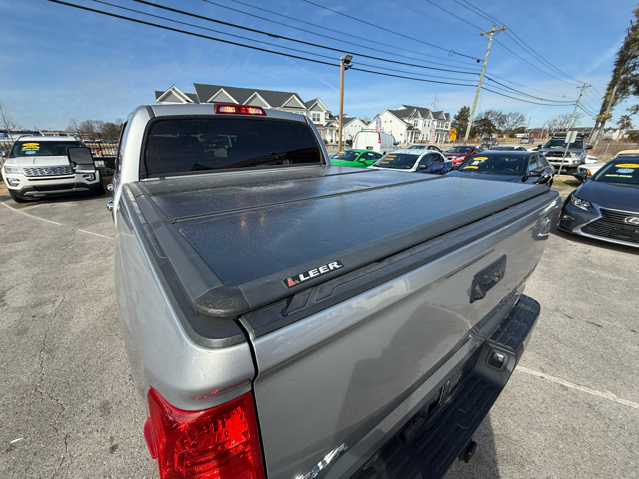 Toyota Tundra Limited 5.7L FFV CrewMax 4WD 2016