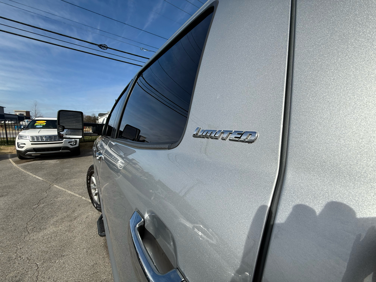 Toyota Tundra Limited 5.7L FFV CrewMax 4WD 2016