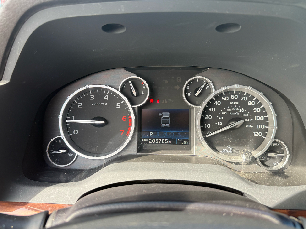 Toyota Tundra Limited 5.7L FFV CrewMax 4WD 2016