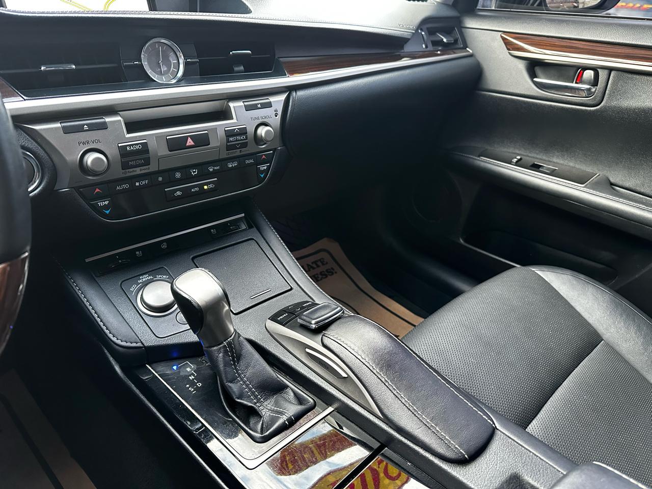 Lexus ES 350 Sedan 2016