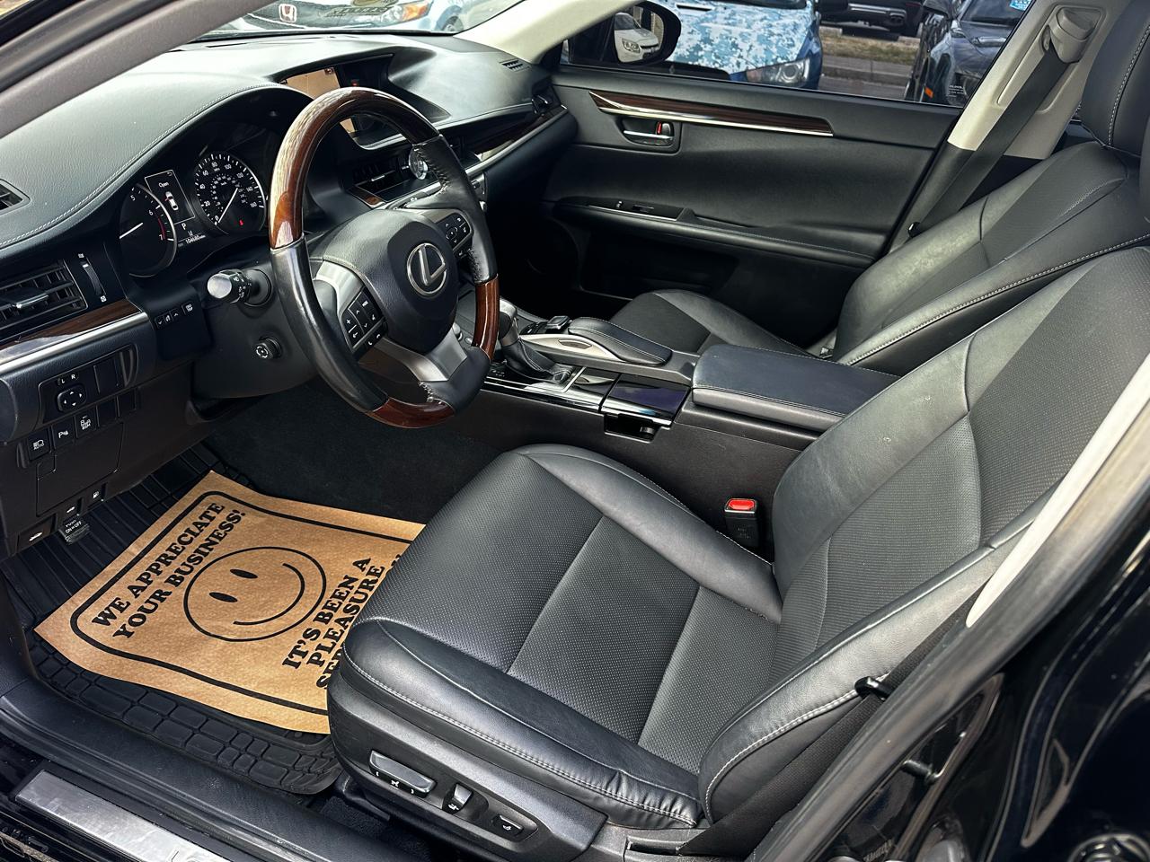 Lexus ES 350 Sedan 2016