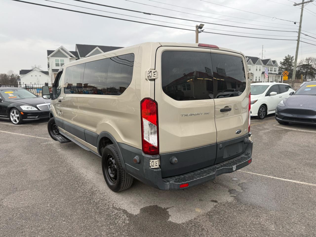 Ford Transit 350 Wagon Low Roof XLT 60/40 Pass. 148-in. WB 2017