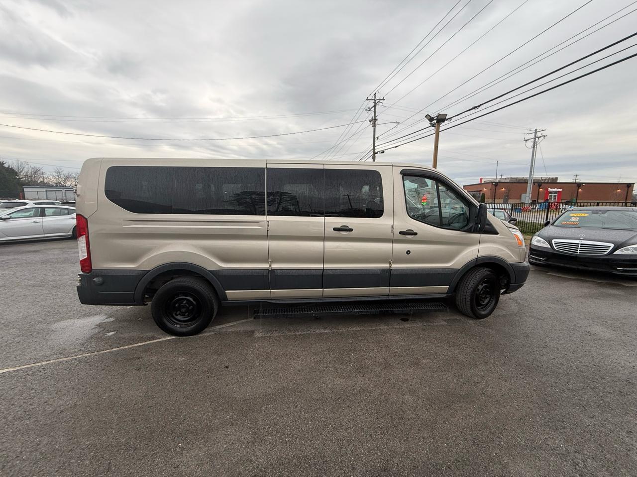 Ford Transit 350 Wagon Low Roof XLT 60/40 Pass. 148-in. WB 2017
