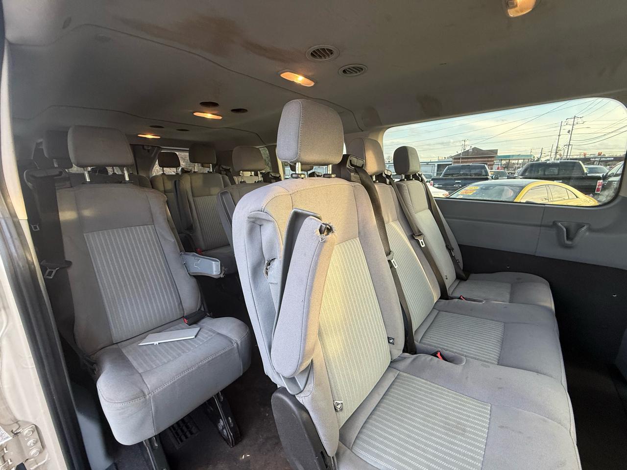 Ford Transit 350 Wagon Low Roof XLT 60/40 Pass. 148-in. WB 2017