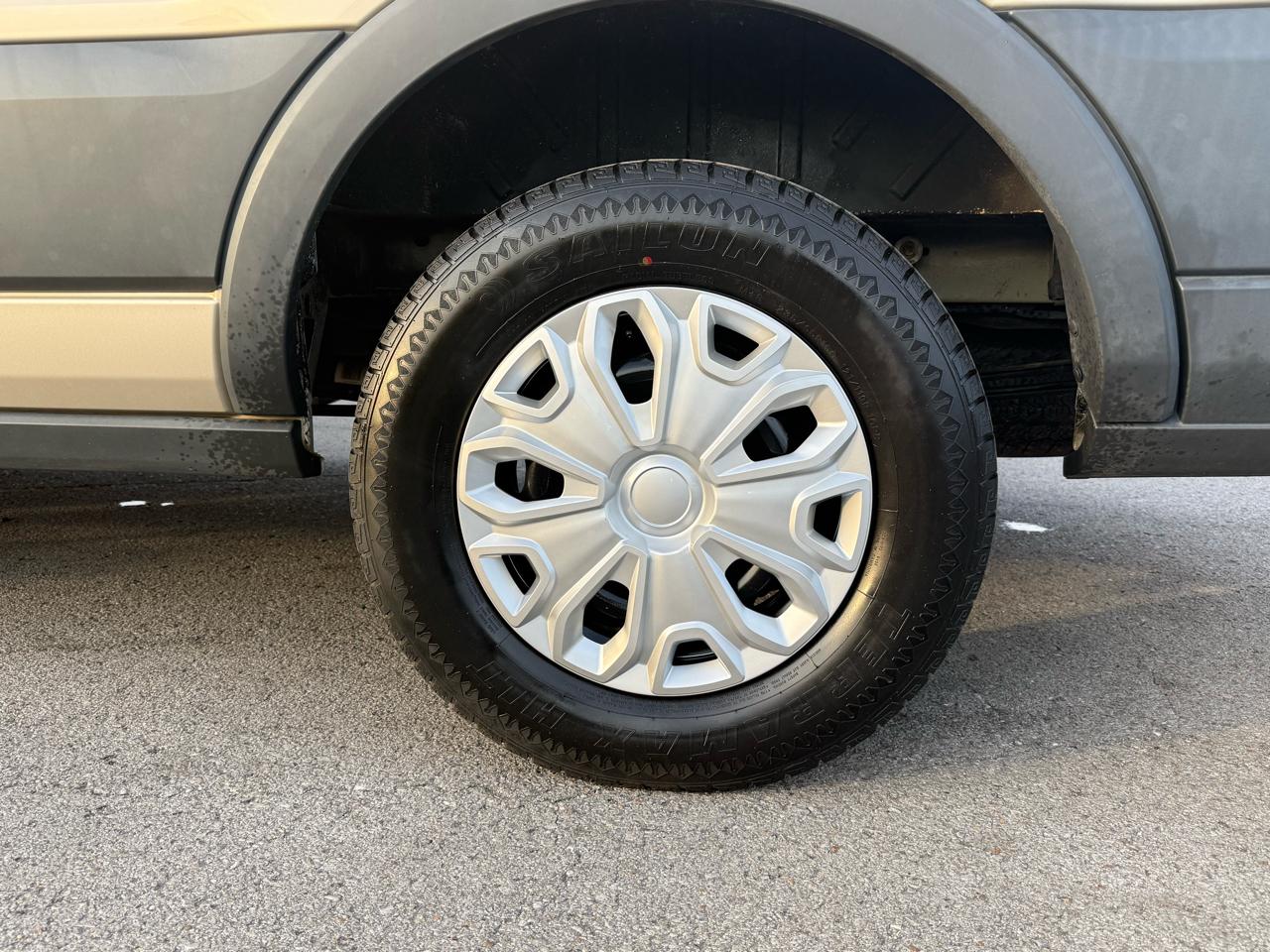 Ford Transit 350 Wagon Low Roof XLT 60/40 Pass. 148-in. WB 2017