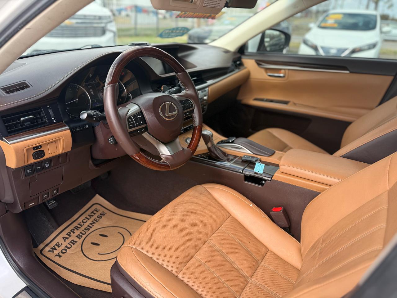 Lexus ES 350 Sedan 2017