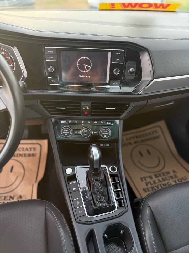 Volkswagen Jetta 1.4T S 8A 2021