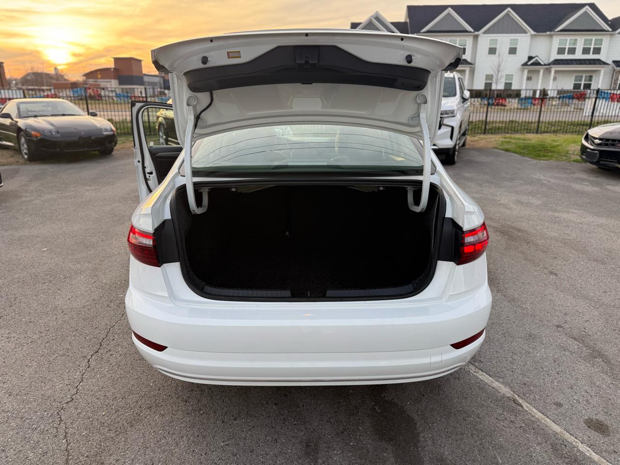 Volkswagen Jetta 1.4T S 8A 2021