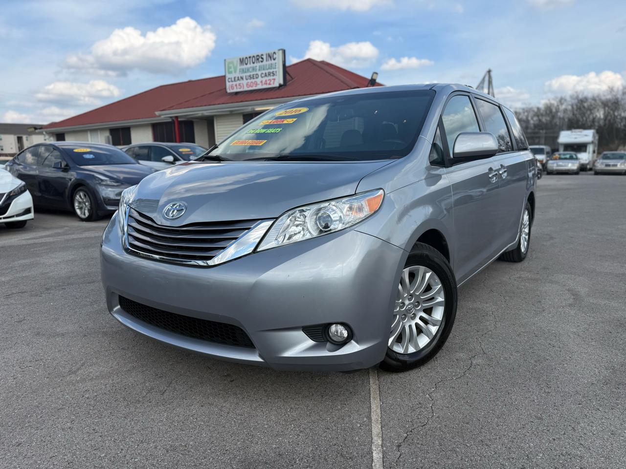 Toyota Sienna XLE FWD 8-Passenger V6 2016