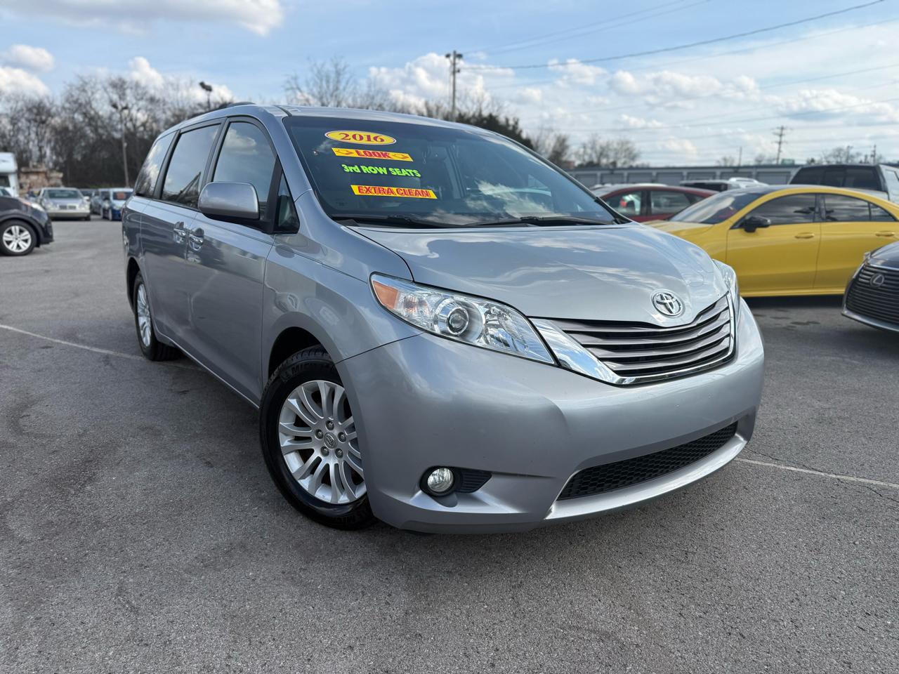 Toyota Sienna XLE FWD 8-Passenger V6 2016