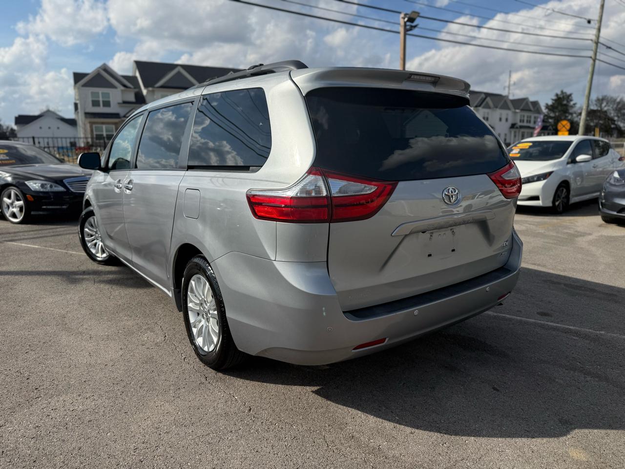 Toyota Sienna XLE FWD 8-Passenger V6 2016