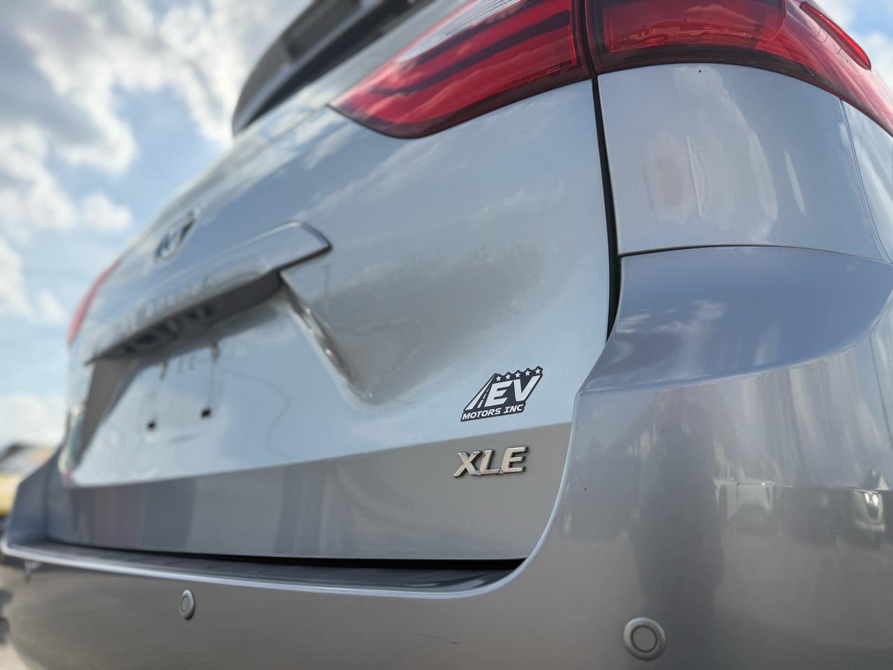 Toyota Sienna XLE FWD 8-Passenger V6 2016