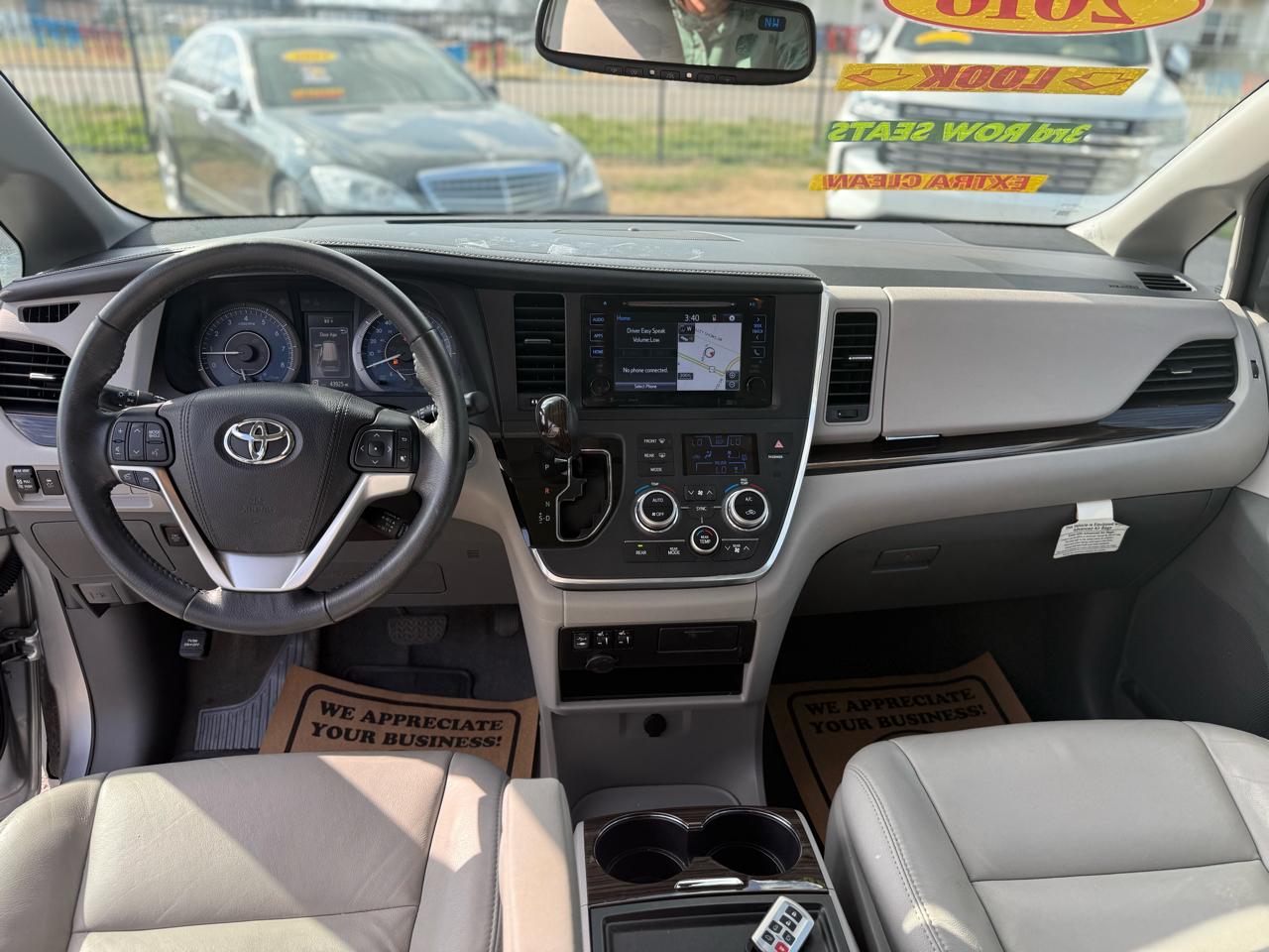 Toyota Sienna XLE FWD 8-Passenger V6 2016
