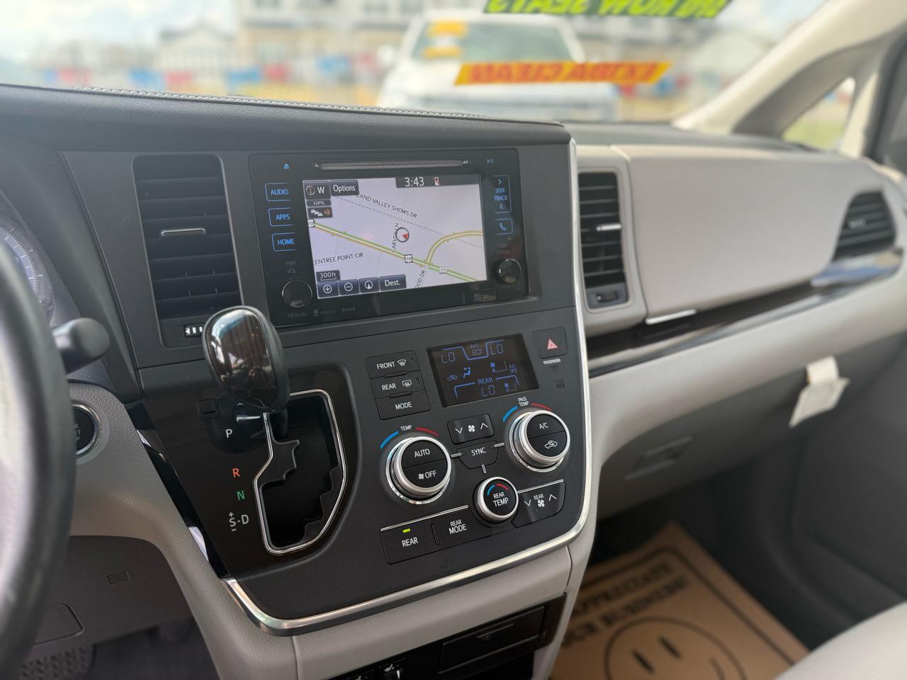 Toyota Sienna XLE FWD 8-Passenger V6 2016