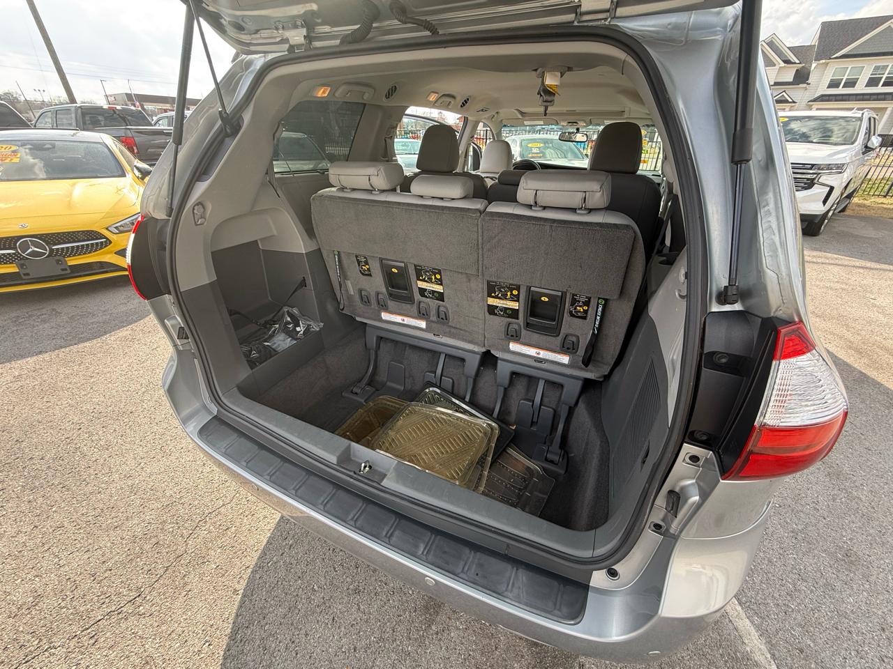 Toyota Sienna XLE FWD 8-Passenger V6 2016